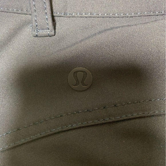 Lululemon Womens Pants Tapered Fit NAVY Stretch Size  2 - EUC - 4 Pocket Style - Picture 5 of 7